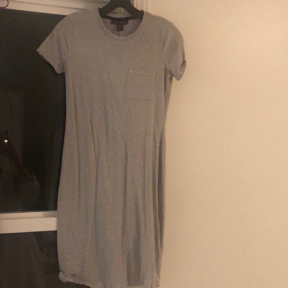 A pea in the pod short maternity dress
